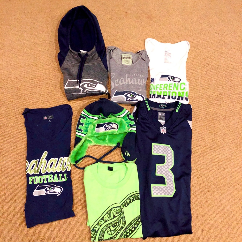 NFL Bundles Seahawks shirts.